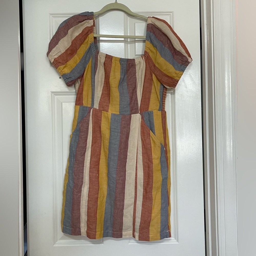 American Eagle puff sleeve dress